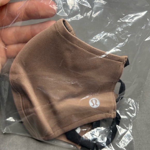 NWT Lululemon Double Strap Face Mask Unopened/Unused *BRAND NEW* (DYBZ) - Picture 9 of 12